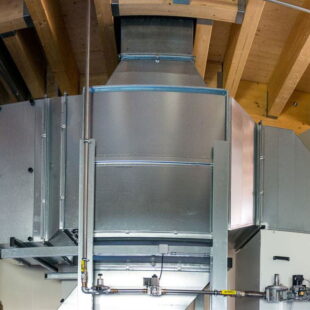 Heat recovery paint booth Energy consumption reduced up to 70%. Summer Winter Bypass. Solid construction.