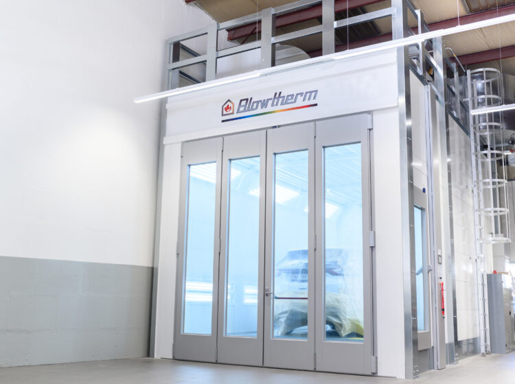 Space Saver spary booth and oven, save space and workload, the thermal ventilating unit is placed above the booth, self sustaining structure, safe access for maintenance