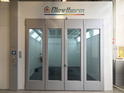Cabina di verniciatura per carrozzeria