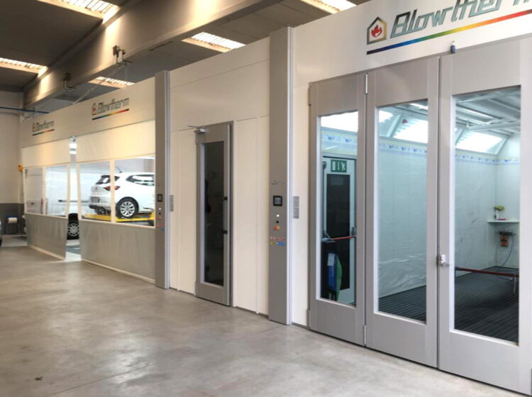 Impianto di verniciatura per carrozzeria Impianto di verniciatura per carrozzeria