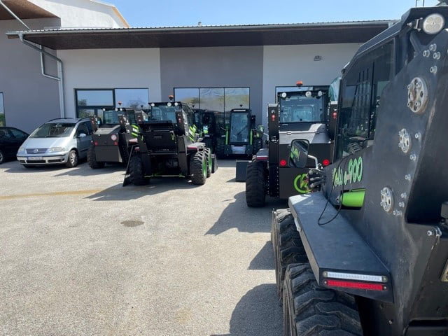 Verniciatura macchine cantiere Verniciatura veicoli elettrici