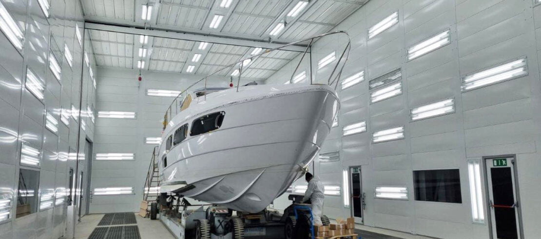 Cabina di verniciatura per imbarcazioni