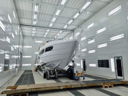 Cabina di verniciatura per imbarcazioni